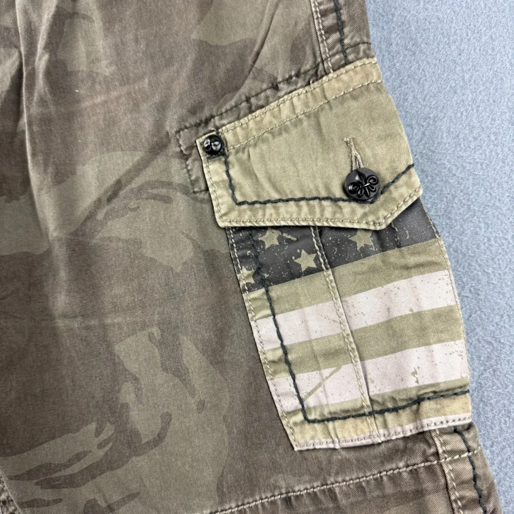 Rock Revival Cargo Shorts Men's 44 (Fits 48) Camo American Flag Streetwear Y2K